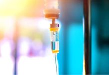 सरकारी अस्पताल में बड़ी लापरवाही: BP Patient को चढ़ा दी ‘एक्सपायर्ड’ ग्लूकोज की बोतल, बिगड़ी हालत