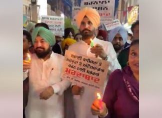राजा वड़िंग ने नीट और सीबीएसई पेपर लीक के खिलाफ बरनाला में निकाला कैंडल मार्च