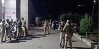 जम्मू-कश्मीर के भद्रवाह में सर्विस राइफल छीनने की कोशिश के बाद गोलीबारी, एक की मौत, SOG के तीन जवान घायल
