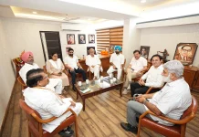 2027 की जंग के लिए कांग्रेस ने बजाया बिगुल बघेल ने जिला कांग्रेस अध्यक्षों से बैठक की कई वरिष्ठ नेता भी रहे मौजूद पंजाब में कांग्रेस ही एकमात्र विकल्प: बघेल