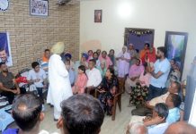 डिप्टी स्पीकर जय कृष्ण सिंह रौड़ी ने लोक मिलनी के दौरान गांव सोली के लोगों को दिया बड़ा तोहफा; सड़कों के लिए 60 लाख रुपये की ग्रांट जारी