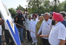 बरिंदर कुमार गोयल द्वारा दोआबा क्षेत्र में दरिया किनारे बाढ़ रोकने के कार्यों का जायज़ा लेने हेतु दो दिन का दौरा