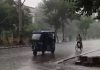 देशभर में भारी बारिश से आम लोगों का जीवन प्रभावित, बिहार-बंगाल में बिजली गिरने से 11 मौतें