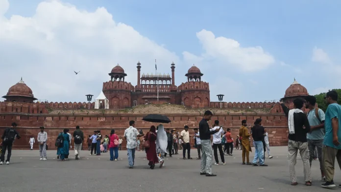 delhi-red-fort-airport-bomb-threats-1786694919