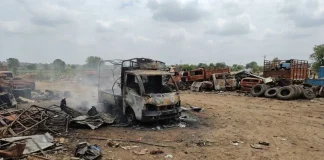 गुजरात: कच्छ में कमर्शियल गाड़ी का फ्यूल टैंक अचानक फटा, हादसे में 2 मासूम बच्चों समेत 4 की दर्दनाक मौत