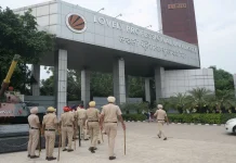 LPU ने छात्रों के विरोध-प्रदर्शनों के बीच 10 दिनों के लिए रेगुलर क्लासें रोकीं, मिड-टर्म परीक्षाएँ भी टालीं