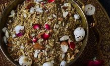 Dhaniya Panjiri Recipe: जन्माष्टमी भोग के लिए घर पर बनाए धनिया पंजीरी