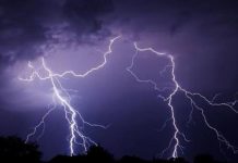 यूपी के कासगंज में आकाशीय बिजली गिरने से एक ही परिवार के 3 सदस्यों की मौत