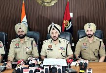 सीमा पार से चल रहे तस्करी नेटवर्कों का पर्दाफाश, चार आरोपी गिरफ्तार, 10 किलो हेरोइन और 10 पिस्तौल बरामद