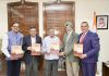 पंजाब राज्य सूचना आयोग ने राज्यपाल को भेंट की ‘आरटीआई एंड गुड गवर्नेंस’ पुस्तक